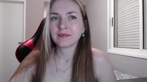 Snapshot of naughty_popa chatting on December 2024 01:04:02 AM Ann online show from December 2024 01:04:02 AM