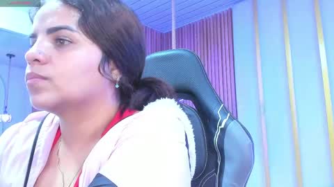 Stefany online show from May 2026 01:22:01 AM