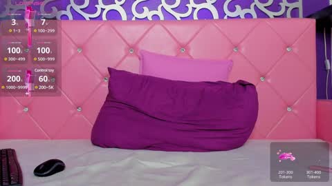 Snapshot of naughtycleo chatting on January 2025 05:37:02 AM cleo online show from January 2025 05:37:02 AM