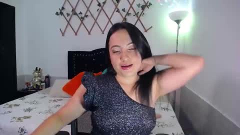 Valeria  online show from December 2025 06:15:01 PM