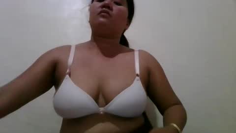 Snapshot of naughtyhotladyxx chatting on February 2026 04:43:02 AM naughtyhotladyxx online show from February 2026 04:43:02 AM