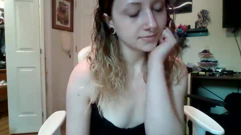 Maeve online show from September 2025 10:32:02 PM