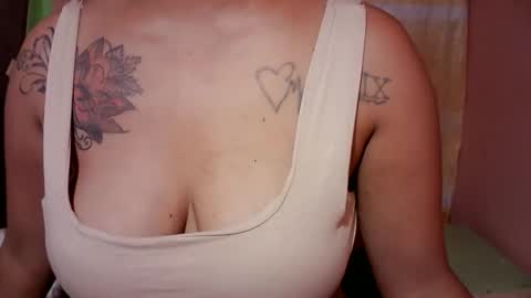 naughtymom_33 online show from October 2025 07:36:02 PM