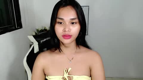 Snapshot of naughtymuse_ chatting on April 2026 09:19:01 PM ELISE online show from April 2026 09:19:01 PM