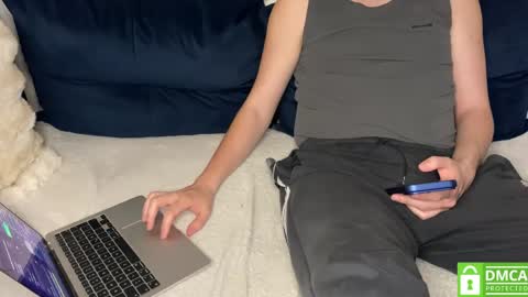 naughtysecretsde online show from April 2026 05:45:02 PM