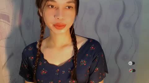 Snapshot of naughtysunshinepinay chatting on April 2026 02:03:01 AM Celine online show from April 2026 02:03:01 AM