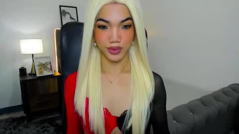 Snapshot of naughtyvixennova chatting on October 2025 04:34:02 AM Cassie online show from October 2025 04:34:02 AM