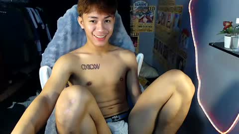 Snapshot of naugthyboyloy chatting on June 2026 06:01:02 PM Loy online show from June 2026 06:01:02 PM