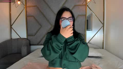 Snapshot of navannycattan chatting on September 2025 04:47:01 AM NavannyCattan online show from September 2025 04:47:01 AM