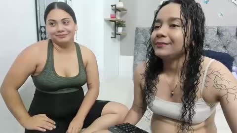 Snapshot of nay_and_aleja chatting on January 2025 02:38:02 AM nay_and_aleja online show from January 2025 02:38:02 AM