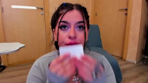 Eliza online show from April 2026 05:08:01 AM