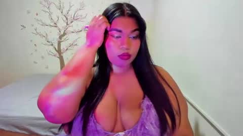 Snapshot of nayara_hinny chatting on June 2026 12:02:02 AM nayara_hinny online show from June 2026 12:02:02 AM