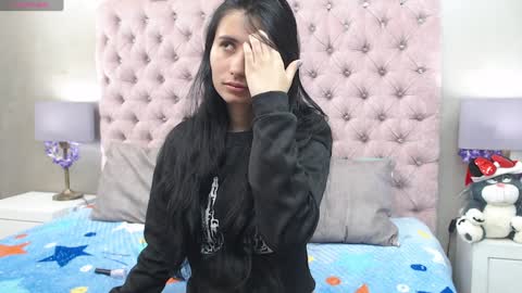 Naye  online show from December 2024 07:49:02 PM