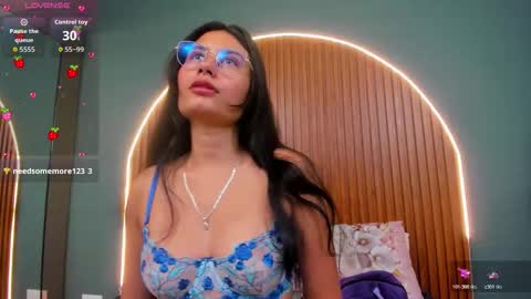 Snapshot of nayecloud chatting on November 2025 03:52:02 AM Naye online show from November 2025 03:52:02 AM