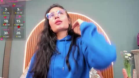 Snapshot of nayecloud chatting on November 2025 03:39:02 AM Naye online show from November 2025 03:39:02 AM