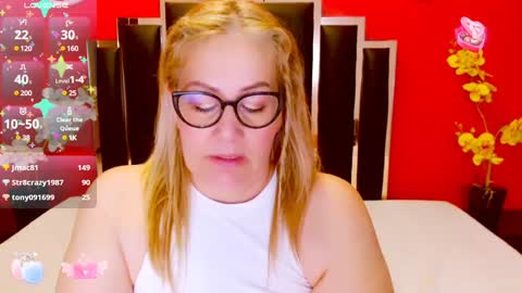 Snapshot of nayla_garner chatting on December 2024 01:25:01 AM Lady Nayla online show from December 2024 01:25:01 AM
