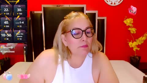 Snapshot of nayla_garner chatting on December 2024 08:03:02 PM Lady Nayla online show from December 2024 08:03:02 PM