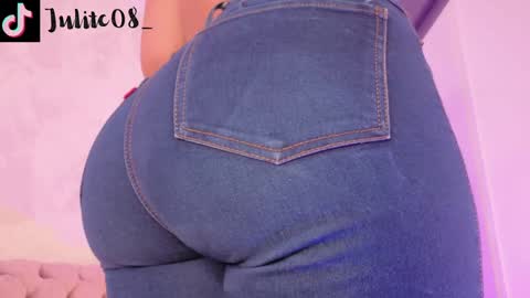 Snapshot of naylapot_ chatting on January 2025 12:13:01 PM Juli online show from January 2025 12:13:01 PM