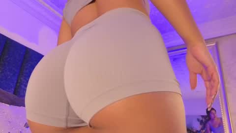 Snapshot of naylapot_ chatting on February 2025 12:11:01 PM Juli online show from February 2025 12:11:01 PM