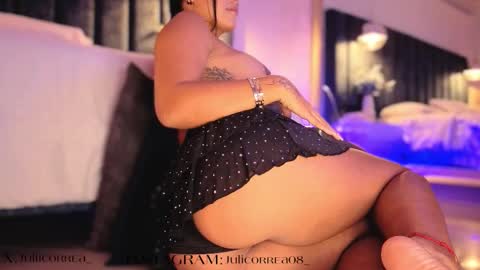 Snapshot of naylapot_ chatting on October 2025 11:00:02 AM Juli online show from October 2025 11:00:02 AM