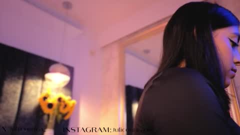 Snapshot of naylapot_ chatting on October 2025 11:28:01 AM Juli online show from October 2025 11:28:01 AM