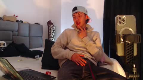 Im Nayton online show from October 2025 12:14:01 AM