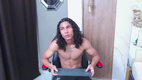 Snapshot of nazper_ chatting on April 2026 04:01:01 PM Nazper online show from April 2026 04:01:01 PM