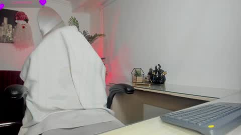 Snapshot of nebetcolin chatting on January 2025 10:23:01 PM Hellen online show from January 2025 10:23:01 PM