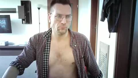 Sebastian online show from March 2025 08:21:02 AM