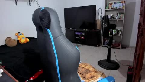 Geek Nicole    im Neeko UwU online show from May 2026 04:02:02 PM