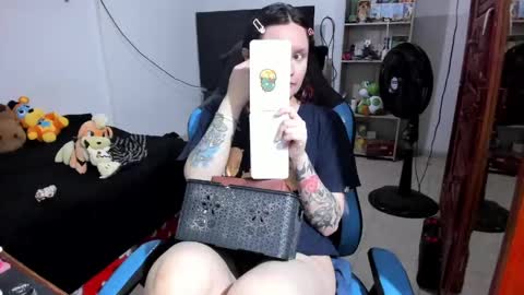 Geek Nicole    im Neeko UwU online show from May 2026 11:02:01 PM