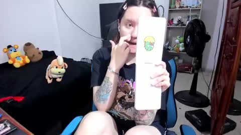 Snapshot of neeko_lol_ chatting on June 2026 11:46:01 AM Geek Nicole im Neeko UwU online show from June 2026 11:46:01 AM