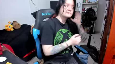 Snapshot of neeko_lol_ chatting on June 2026 11:36:02 AM Geek Nicole im Neeko UwU online show from June 2026 11:36:02 AM