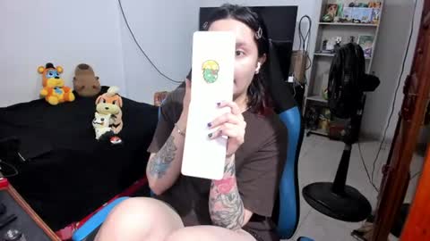 Snapshot of neeko_lol_ chatting on July 2026 11:48:02 AM Geek Nicole im Neeko UwU online show from July 2026 11:48:02 AM