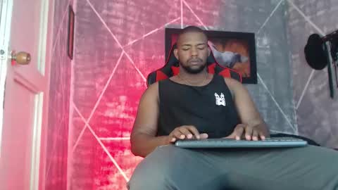 negritomeloso_k18 online show from November 2025 02:05:01 PM