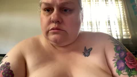 Snapshot of nellatlas chatting on May 2026 04:12:01 PM Nellie Atlas online show from May 2026 04:12:01 PM