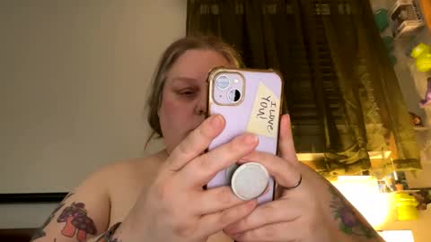 Snapshot of nellatlas chatting on May 2026 02:19:02 AM Nellie Atlas online show from May 2026 02:19:02 AM