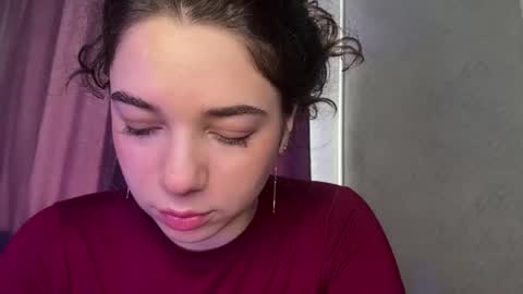 Angelihee online show from April 2026 01:36:02 PM