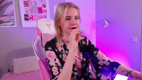 Snapshot of nellloyns chatting on March 2025 12:29:01 AM Nelly online show from March 2025 12:29:01 AM