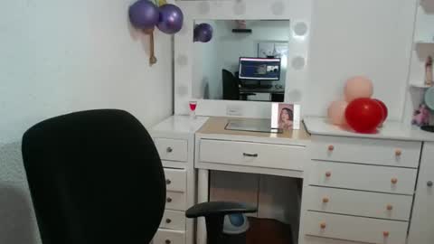 Snapshot of nena_lov chatting on February 2026 05:08:01 PM Star online show from February 2026 05:08:01 PM