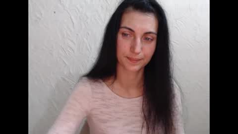 Nensy online show from September 2025 03:17:01 PM