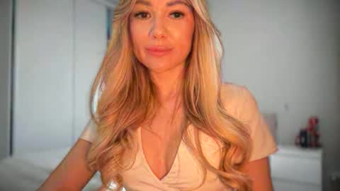 NensySafrons online show from April 2026 01:41:01 PM