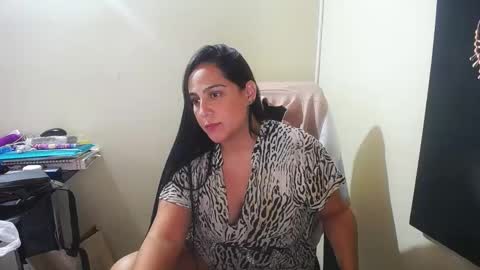 Snapshot of neny445 chatting on December 2024 07:42:02 PM kelly lopez online show from December 2024 07:42:02 PM