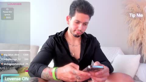 Snapshot of neo_dimou chatting on January 2025 01:53:02 PM Jordan online show from January 2025 01:53:02 PM