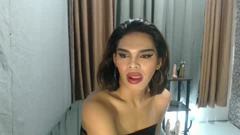 neomi online show from April 2026 09:46:01 PM