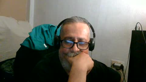 Snapshot of neron401 chatting on June 2026 04:15:02 AM neron401 online show from June 2026 04:15:02 AM