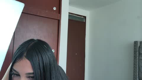 Snapshot of nesuko_kamado chatting on January 2025 06:00:01 PM nesuko_kamado online show from January 2025 06:00:01 PM