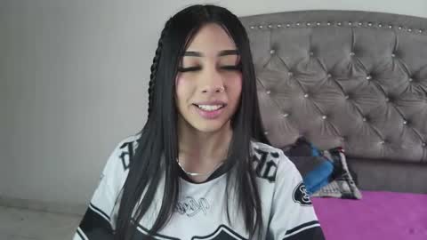 nesuko_kamado online show from November 2025 12:39:02 PM