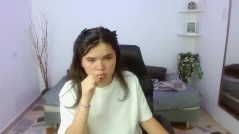 Snapshot of netsuki_ chatting on February 2026 08:54:01 PM Netsuki online show from February 2026 08:54:01 PM