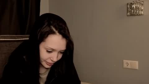 Naomi online show from April 2026 06:07:01 PM